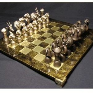 Rhodesian Ridgeback - Bronze - Chess Set